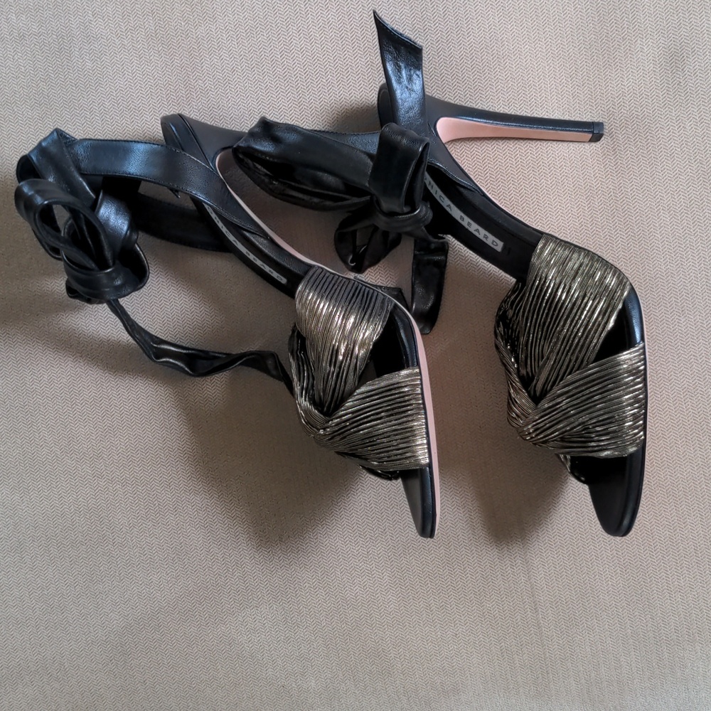 NWOT Veronica Beard Calida 4.25" Sandal Heel in Gold/Black Size 41 - Picture 5 of 10